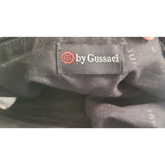 Gussaci Women's Studded Hand or Shoulder Bag Purple/Black GUC - Picture 9 of 9